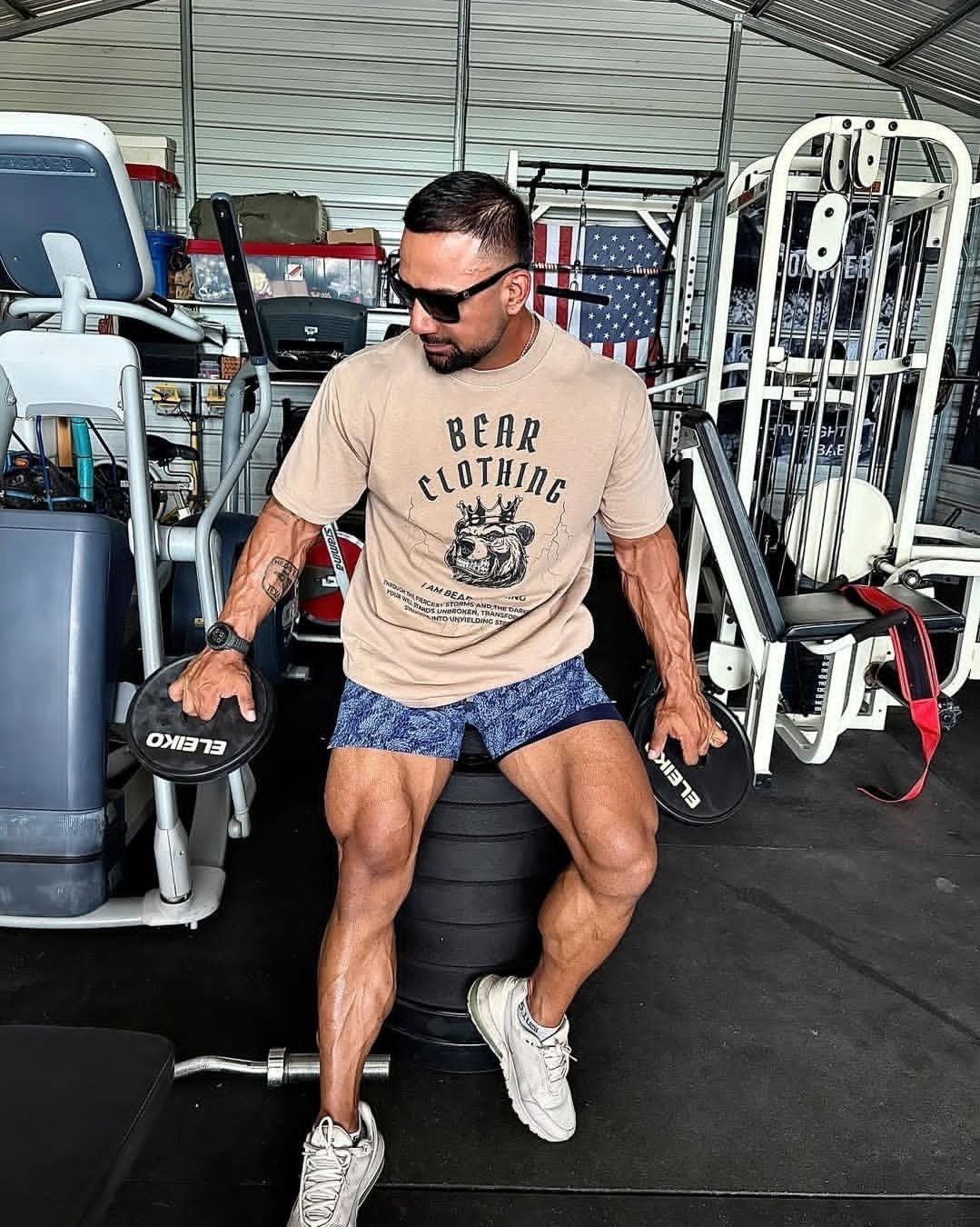 I Am Bear-clothing Men’s Oversized Faded Premium T-Shirt - Bearclothing