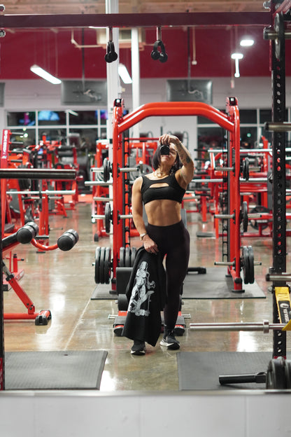 Bear Strong Women Oversized Pump Cover Faded Premium T-shirt