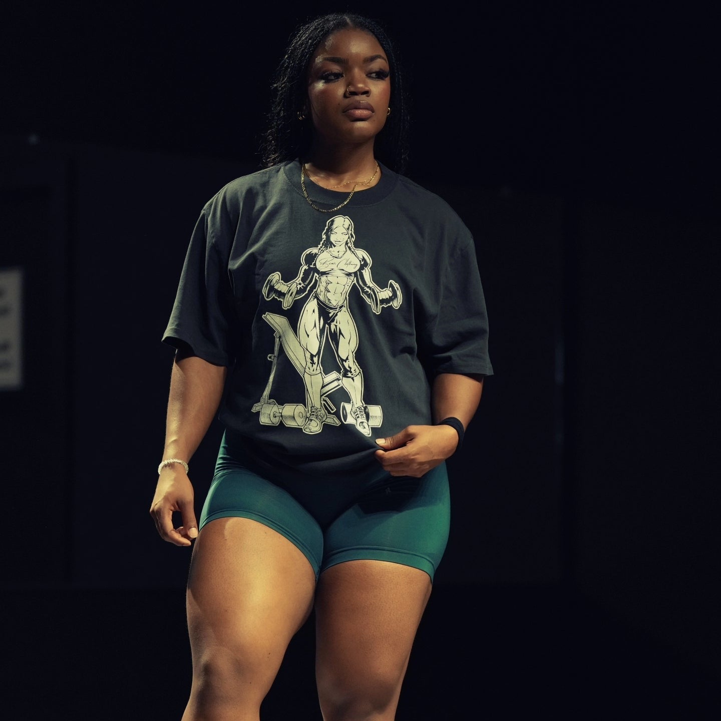 Bear Strong Women Oversized Pump Cover Faded Premium T-shirt - Bearclothing 
