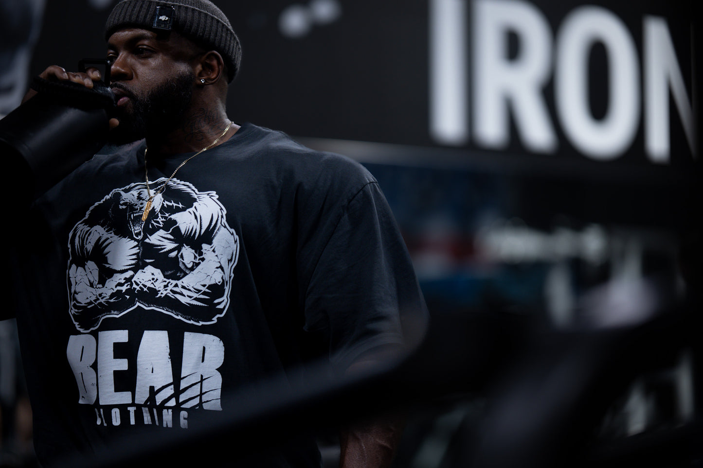 Oversized Men’s Bear Strong faded t-shirt - Bearclothing 